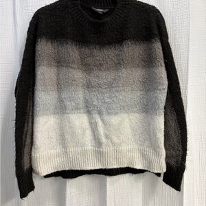 Simply Vera Ombre Crewneck Hi Low Sweater in Black Gray and White